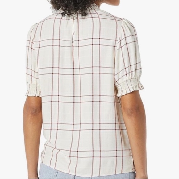 Amazon Essentials Fluid Twill Short Puff Sleeve Smock Detail Shirt - Picture 2 of 5